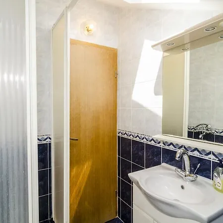 13941b Apartment